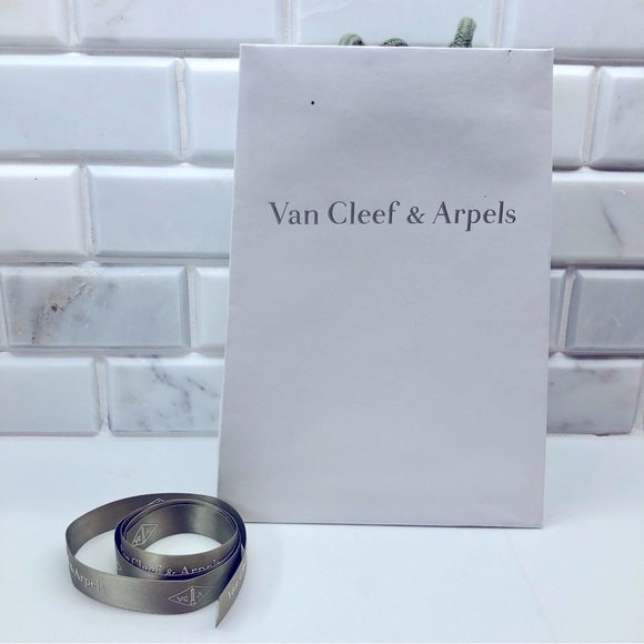 Authentic Small Van Cleef & Arpels gift bag, includes ribbon - Picture 2 of 3